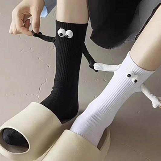 Funny Couple Magnetic Holding Hands Socks – Stay Connected in Style!